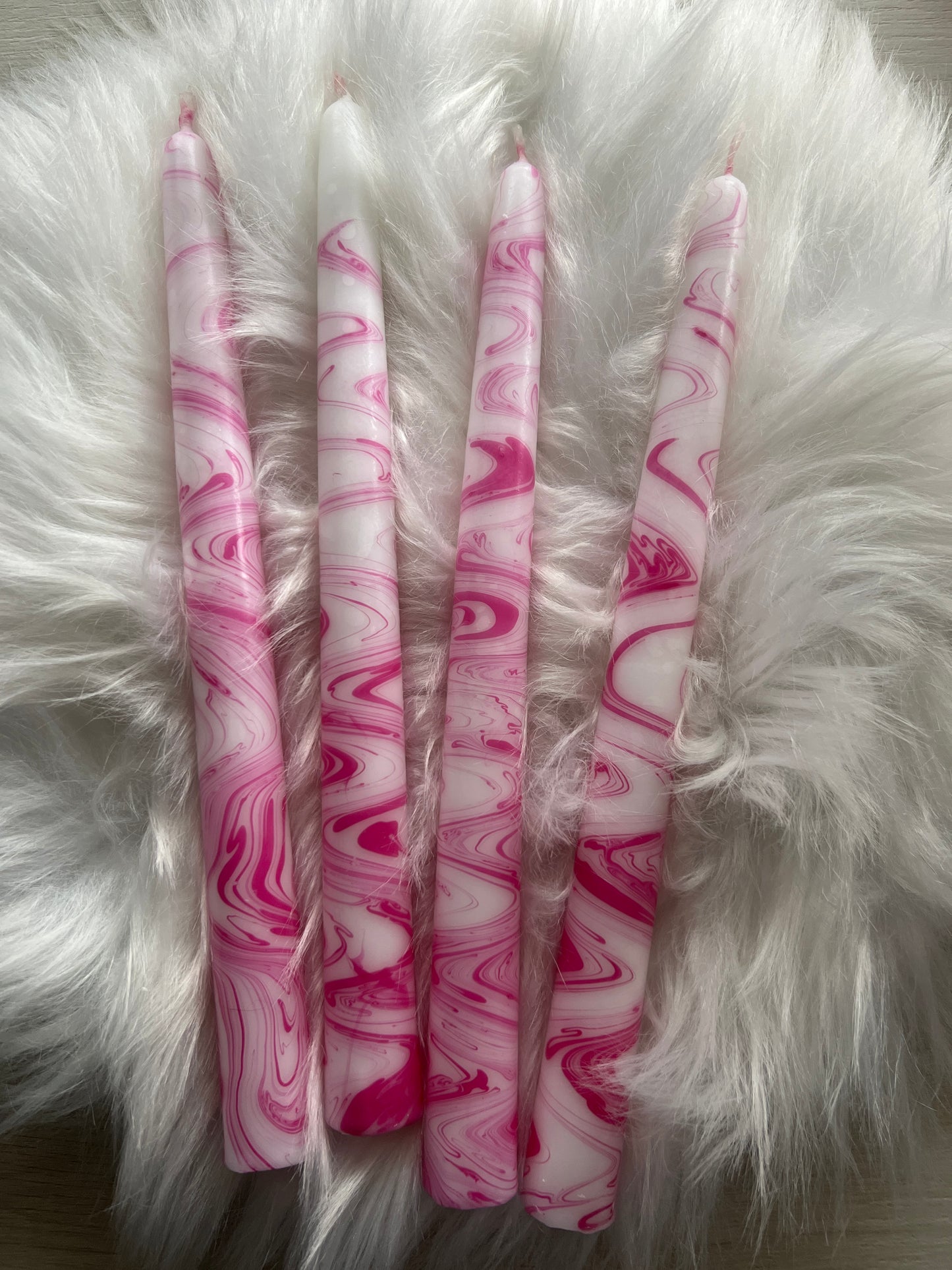 White-Magenta Candle Set of 2